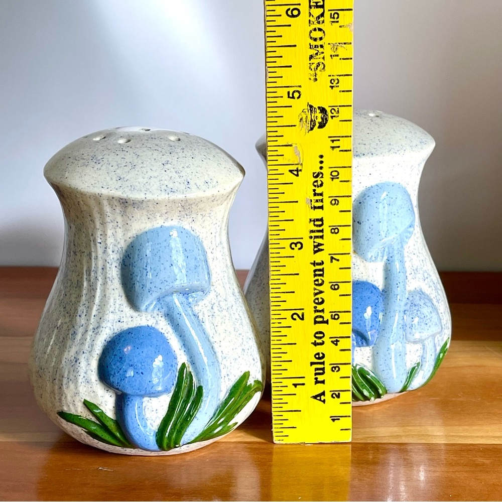 Blue Mushroom Ceramic Salt & Pepper Shakers 1970s - Picture 12 of 14